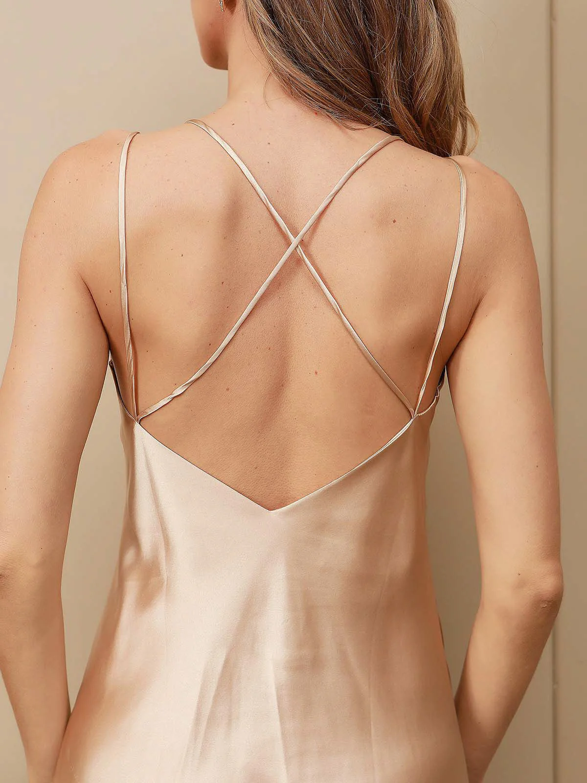 Ensemble En Soie Pure Nuisette Courte À Col En V Et Peignoir - Image 51