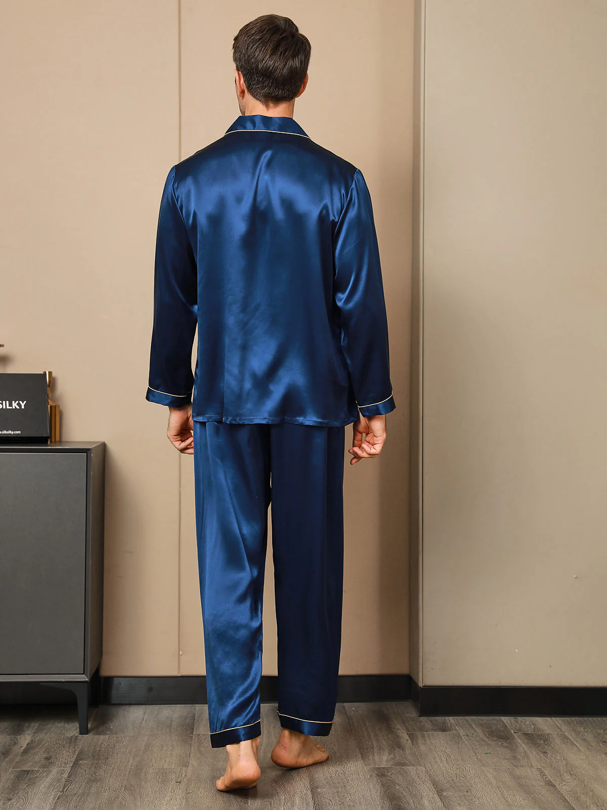 Ensemble Pyjama Pour Homme En Pure Soie À Manches Longues Avec Col À Revers Et Boutonnage - Image 10