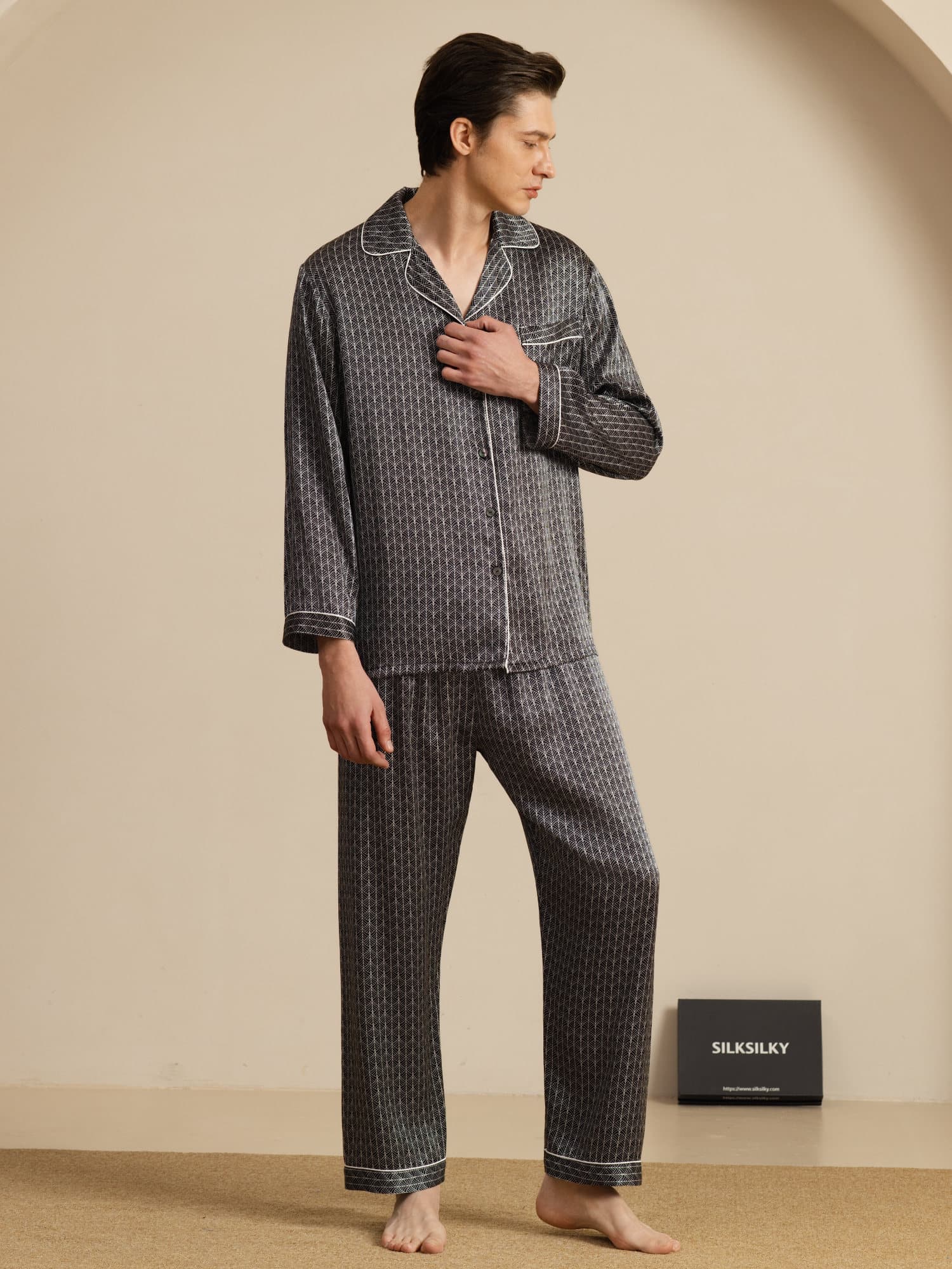 Ensemble Pyjama Homme En Soie Pure Imprimé Ginkgo Bleu Marine Manches Longues Avec Pantalon - Image 23