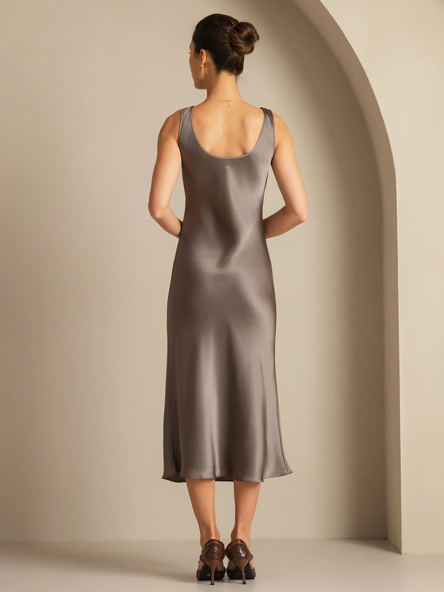 Pure Soie Sangle Larges Sans Manches Longue Robe - Image 33