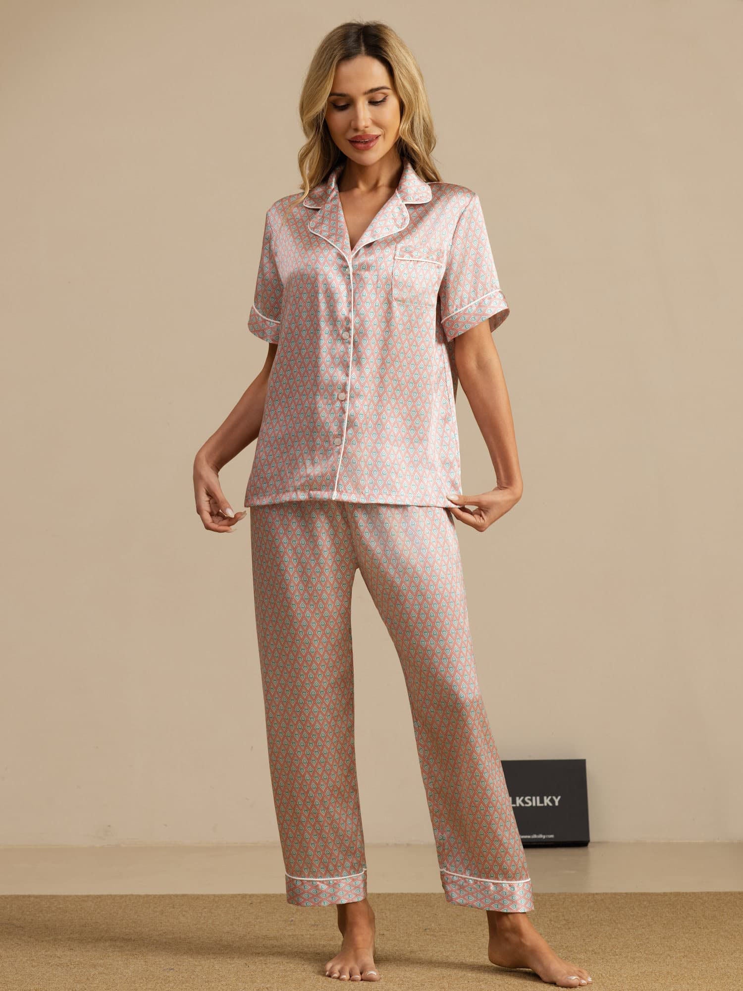 Ensemble De Pyjama En Soie Pure À Imprimé Géométrique À Manches Courtes À Revers Pour Femme Avec Pantalon - Image 10