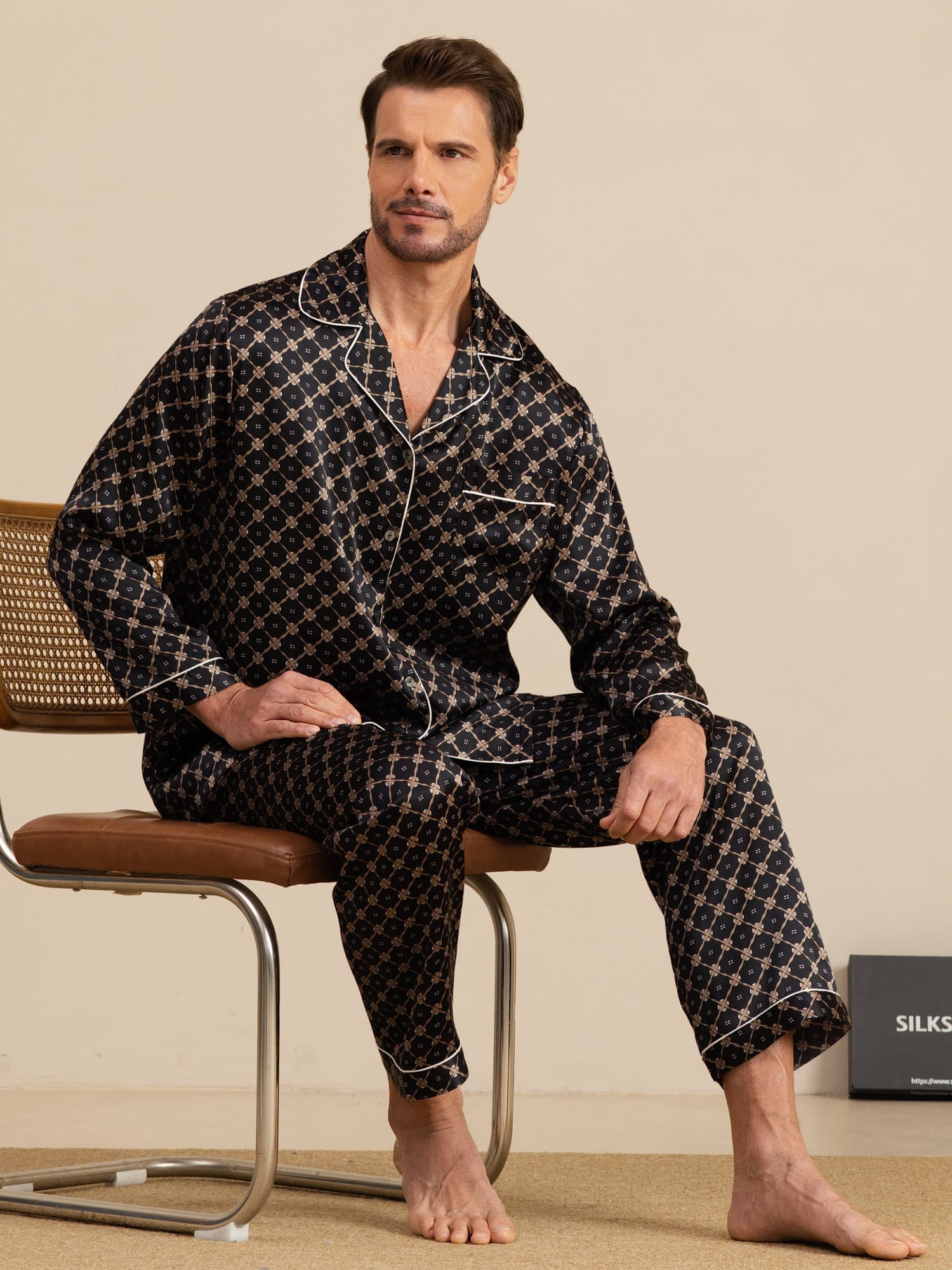 Ensemble De Pyjama Homme À Manches Longues En Soie Pure Avec Motif Chaîne Bleu Marine Et Pantalon - Image 14