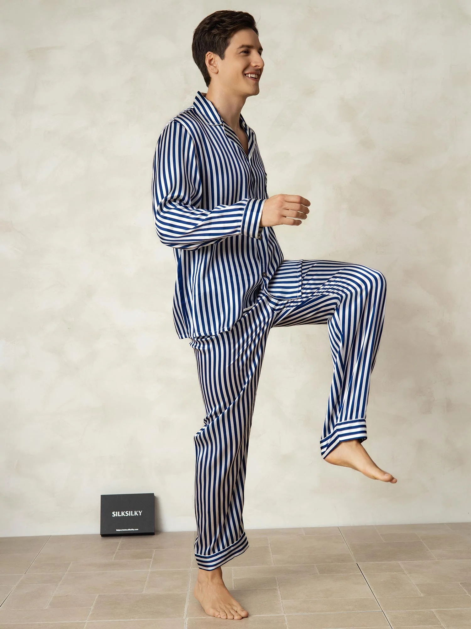 Ensemble Pyjama Homme En Pure Soie À Rayures Manches Longues Col Revers - Image 4